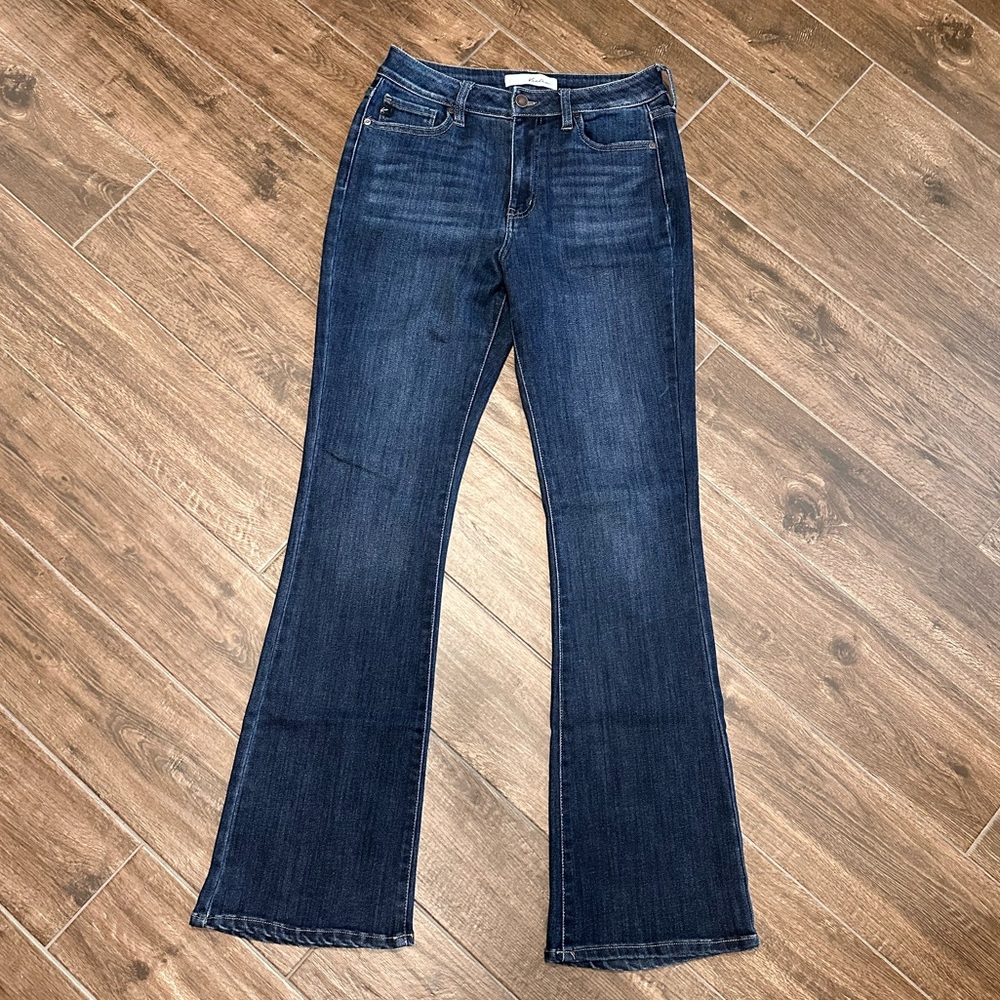 Kancan jeans size 9/28, regular length in excellent condition, non-smoking home.